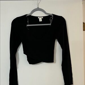 Bozzolo Black V-Neck Crop Top